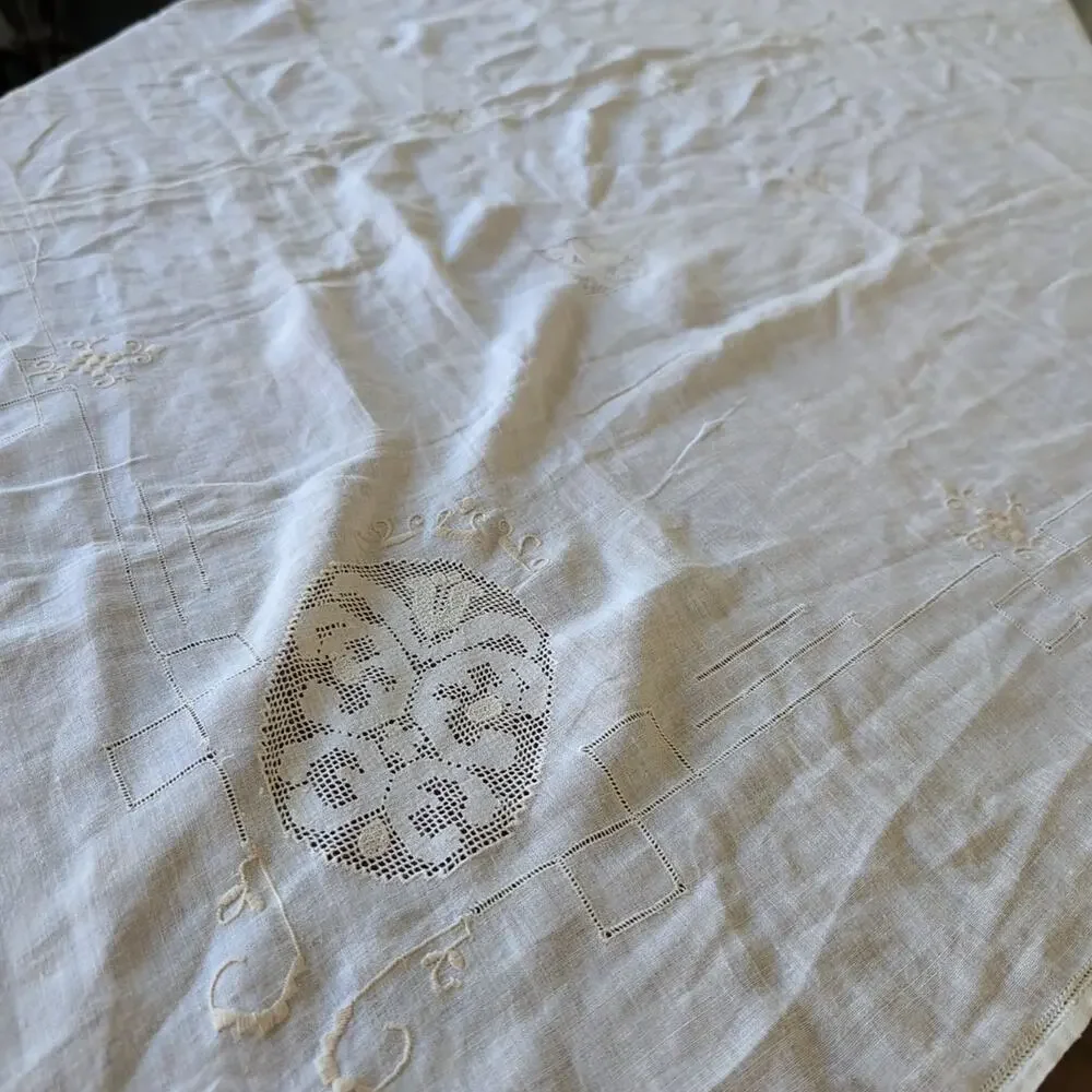 Vintage Handmade Tablecloth Whitework Embroidery & Filet Lace Inserts 50